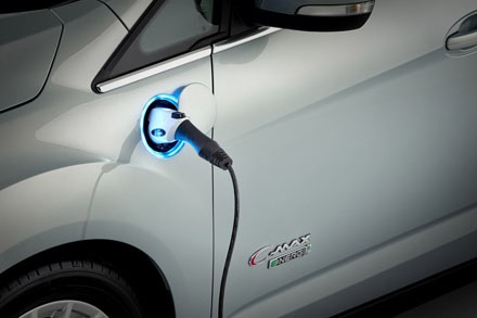 Ford phát triển xe chạy bằng năng lượng mặt trời - 5 Góc hữu dụng nhận năng lượng của Ford